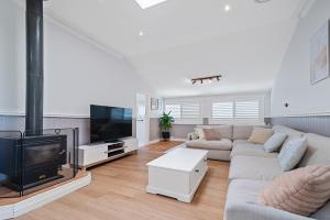 Lakefront House - INEA Retreat