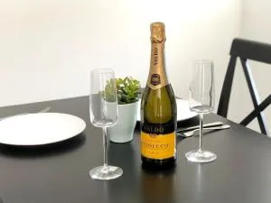 Rhondda Valleys with Breathtaking Riverside Views - Mountain Ash