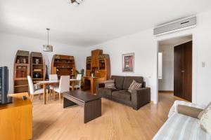 For couples, families and groups, Barcelona center