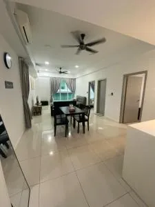 HS Homestay Sutera Avenue and Gleneagles KK - 甘榜森布兰