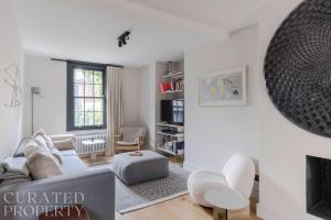 Georgian Townhouse with Sun Terrace & Garden