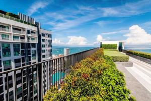 2 Bed Room Excellent Location Best Infinity Pool