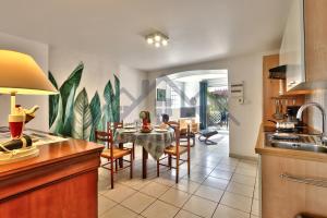 Appartements LocaLise - A02 - Appartement de plain-pied - terrasse - Juste a cote de la plage - Centre et port a pied - Wifi inclus - Draps inclus - Animaux bienvenus : photos des chambres