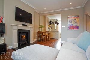 Luxury 2-Bed Marylebone Georgian House with Private Garden & Office