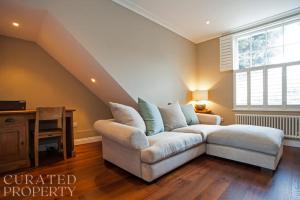 Luxury 2-Bed Marylebone Georgian House with Private Garden & Office