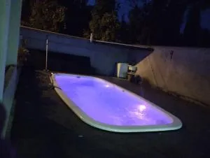 Casa aconchegante com bilha e piscina - Ratones