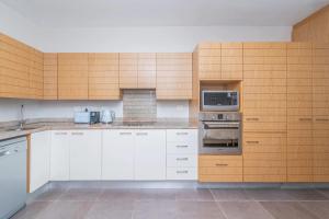 Relaxing Apartment, The Glen, Camps Bay with Plunge Pool