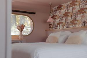 B&B / Chambres d'hotes LA PENICHE - Bed And Bicycle - Aigues Mortes : photos des chambres