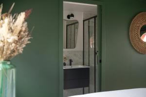 B&B / Chambres d'hotes LA PENICHE - Bed And Bicycle - Aigues Mortes : photos des chambres