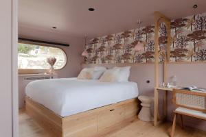 B&B / Chambres d'hotes LA PENICHE - Bed And Bicycle - Aigues Mortes : photos des chambres