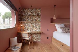 B&B / Chambres d'hotes LA PENICHE - Bed And Bicycle - Aigues Mortes : photos des chambres