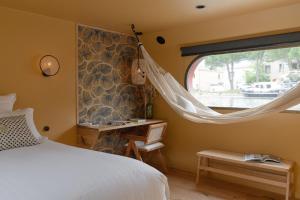 B&B / Chambres d'hotes LA PENICHE - Bed And Bicycle - Aigues Mortes : photos des chambres