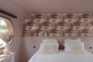 B&B / Chambres d'hotes LA PENICHE - Bed And Bicycle - Aigues Mortes : photos des chambres