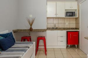 Apto em Condomínio Resort, 20 metros da praia N220