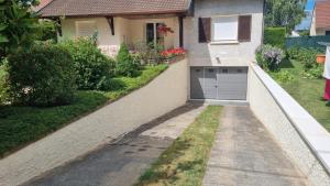 Appartements Beau logement autonome a 15 mn du centre de Dijon : photos des chambres