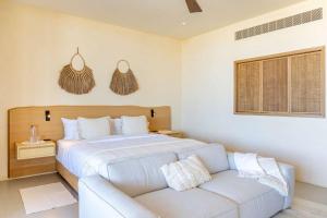Secluded Luxury Beachfront Villa in La Ribera