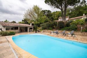 La Villa Moursoise 4 Etoiles