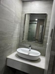 Unit 401, City Hub Condominium