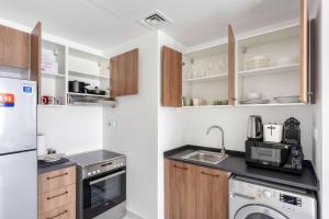 Silkhaus Vacation Homes Chic 1BDR in Oasis Tower in Masdar City
