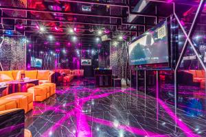 中天海滩5卧7卫独立ktv泳池别墅