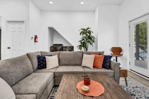 Stylish And Roomy Full House Dtwn