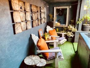 Vibrant beachfront Folkestone getaway