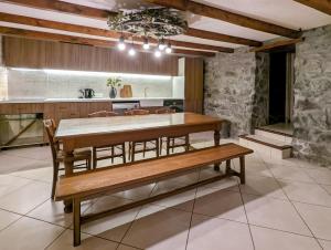 Maisons de vacances Maison avec grand jardin, garage, jacuzzi supplement : photos des chambres