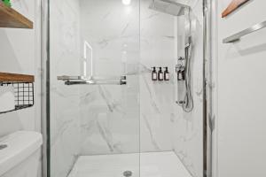 1Bed 1 Bath, King Bed, Free parking, DT Dallas, AAC, Deep Ellum