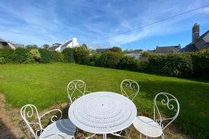 Maisons de vacances CARANTEC MAISON FAMILIALE AVEC JARDIN 9 personnes : photos des chambres