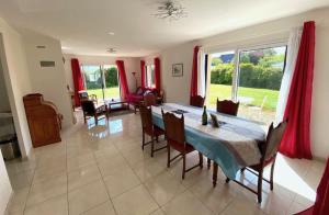 Maisons de vacances CARANTEC MAISON FAMILIALE AVEC JARDIN 9 personnes : photos des chambres