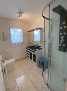 Maisons de vacances CARANTEC MAISON FAMILIALE AVEC JARDIN 9 personnes : photos des chambres