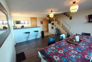 Large farmhouse with garden and sea view for 8 people