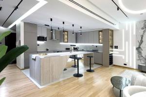 Luxurious Apartment in the HEART of DUBAI MARINA - Tram and Metro