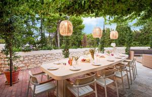 Pet Friendly Home In Supetar With House Sea View