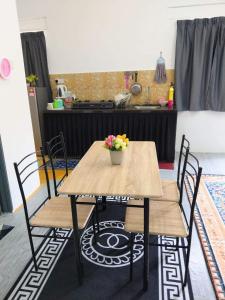 Dinaa Homestay Kota Bharu