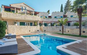 Pet Friendly Home In Supetar With House Sea View