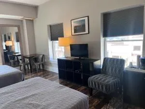 Northport Inn Boutique Hotel Room 9 - Suttons Bay