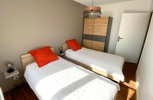 Maisons de vacances Saint-Pol maison familiale avec jardin equipee a neuf 12 personnes : photos des chambres