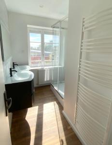 Maisons de vacances Saint-Pol maison familiale avec jardin equipee a neuf 12 personnes : photos des chambres