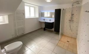 Maisons de vacances Saint-Pol maison familiale avec jardin equipee a neuf 12 personnes : photos des chambres