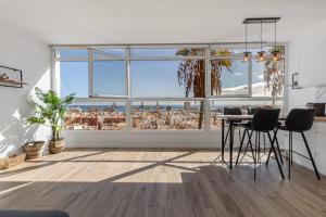 Urban Elegance View Suite Pool