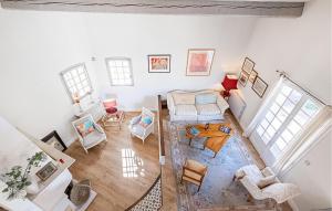 Maisons de vacances 5 Bedroom Cozy Home In Laurens : photos des chambres