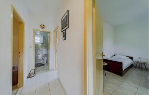 Gorgeous Home In Zrnovo