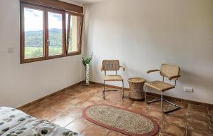 Maisons de vacances Lovely Home In Roquebrun With Kitchen : photos des chambres