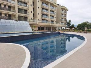 Apto Cond Clube Piscina Coberta Aquecida Itaguá