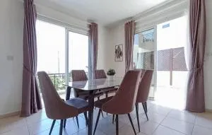 Gorgeous Home In Neo Chorio With Wifi - Нео-Коріо