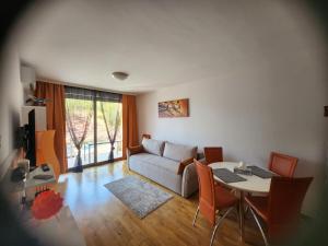 1-Bedroom Appartament mit Pool