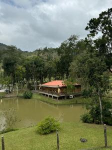 Casa no lago
