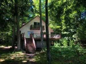 East Beach Retreat - Omena