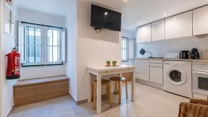 Cozy Studio for Two by LovelyStay